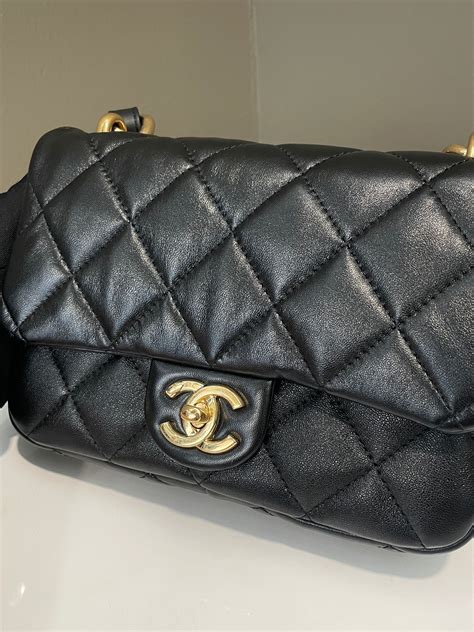 CHANEL 22S FUNKY TOWN FLAP .